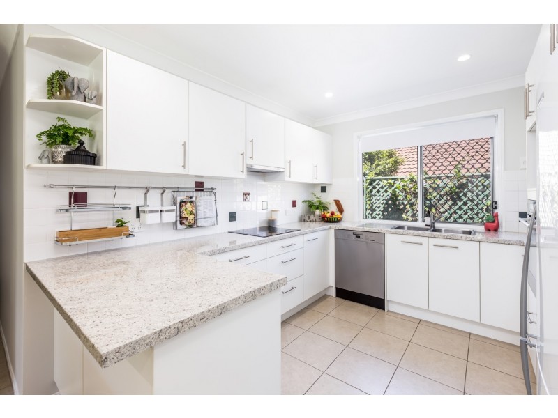 8 Tivoli Place, Forest Lake QLD 4078