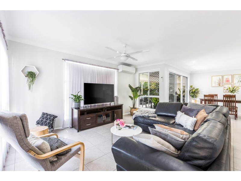 8 Tivoli Place, Forest Lake QLD 4078