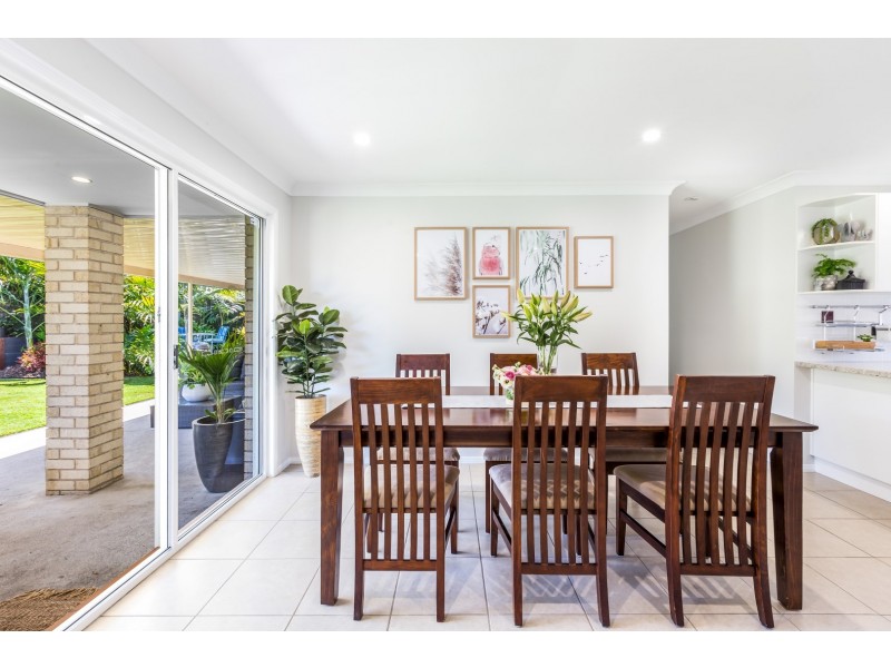 8 Tivoli Place, Forest Lake QLD 4078