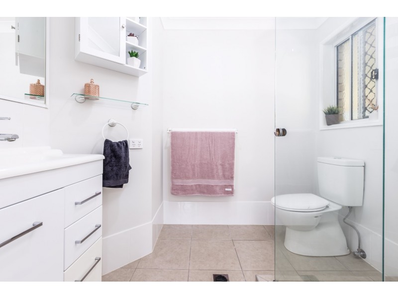 8 Tivoli Place, Forest Lake QLD 4078