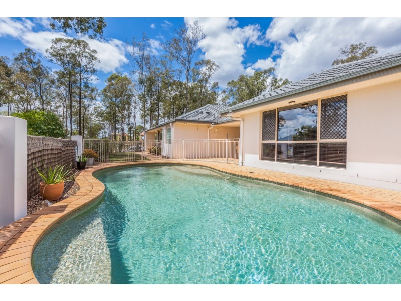 1 Vaucluse Street, Forest Lake QLD 4078