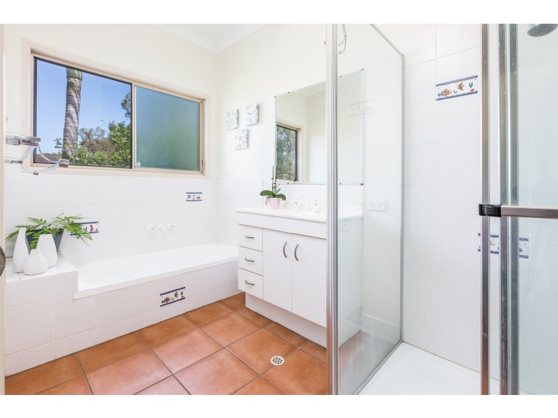 7 Yarraman Place, Forest Lake QLD 4078