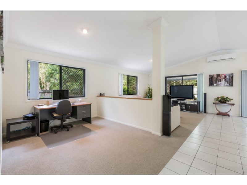 13 Regents Circuit, Forest Lake QLD 4078