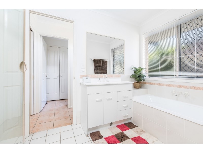 20 Cooroy Street, Forest Lake QLD 4078