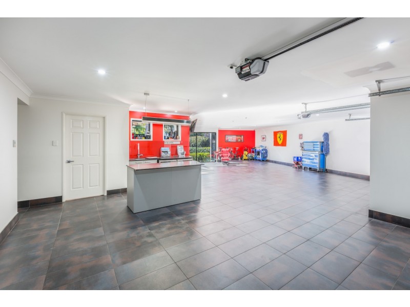 7 Camberwell Place, Forest Lake QLD 4078