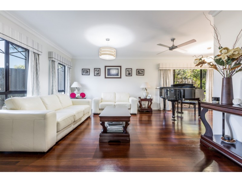 7 Camberwell Place, Forest Lake QLD 4078