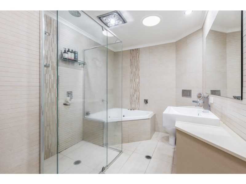 7 Camberwell Place, Forest Lake QLD 4078