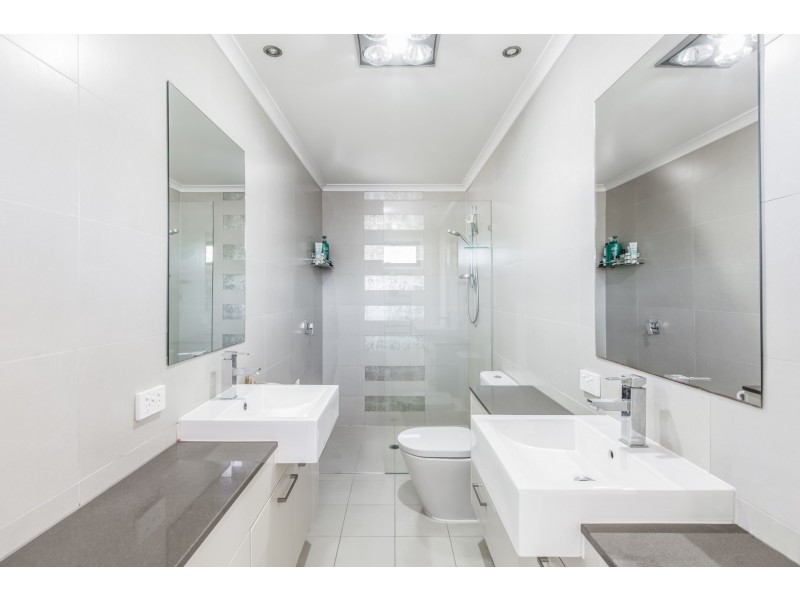 7 Camberwell Place, Forest Lake QLD 4078