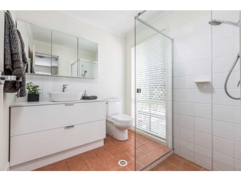 40 Cascade Drive, Forest Lake QLD 4078