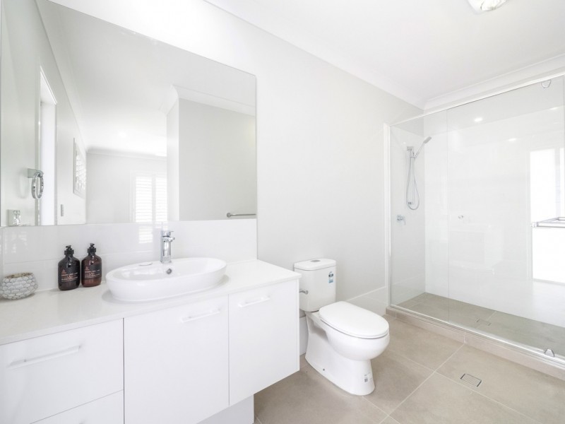 35 Renoir Crescent, Forest Lake QLD 4078