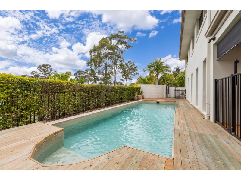 1 Hamilton Close, Forest Lake QLD 4078