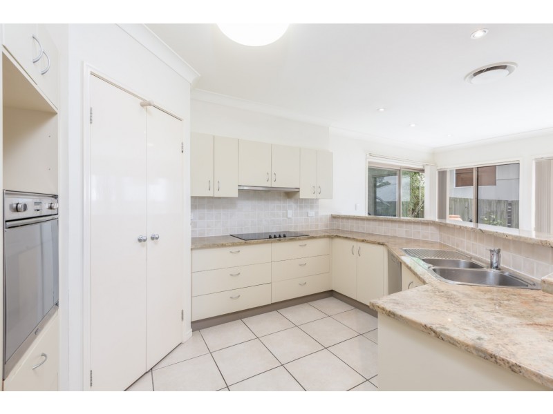 1 Hamilton Close, Forest Lake QLD 4078