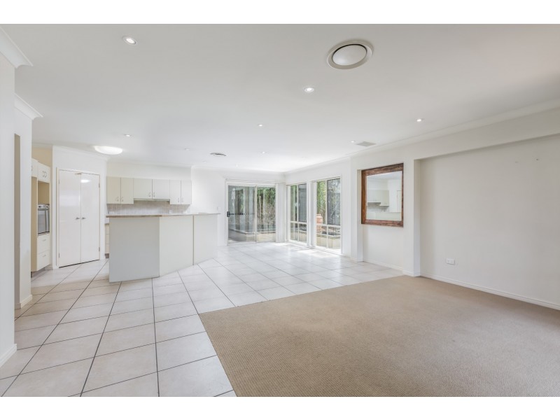 1 Hamilton Close, Forest Lake QLD 4078