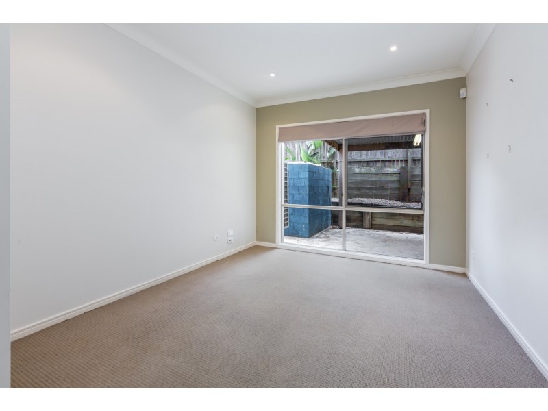 1 Hamilton Close, Forest Lake QLD 4078