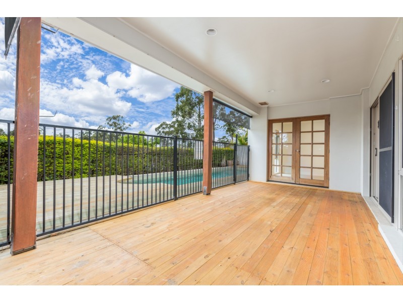 1 Hamilton Close, Forest Lake QLD 4078