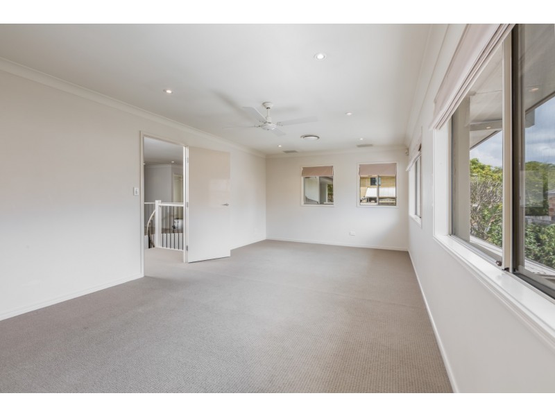 1 Hamilton Close, Forest Lake QLD 4078