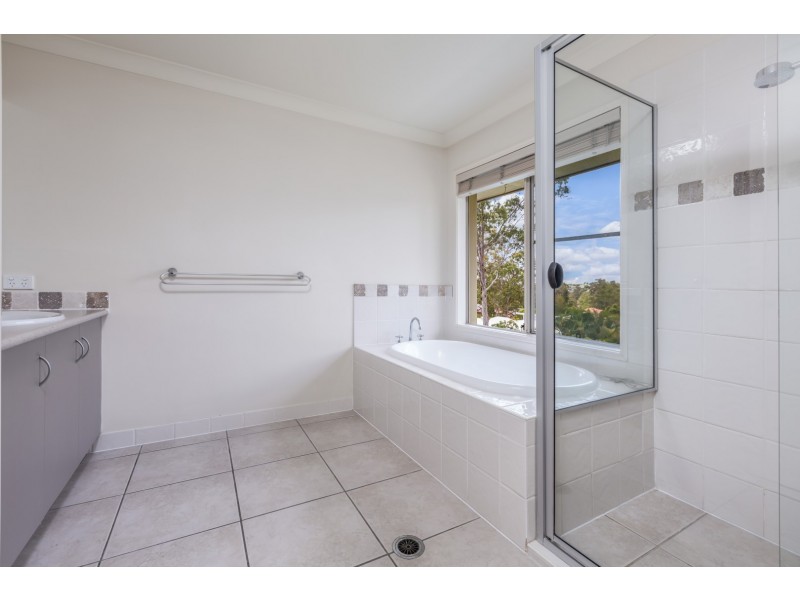 1 Hamilton Close, Forest Lake QLD 4078