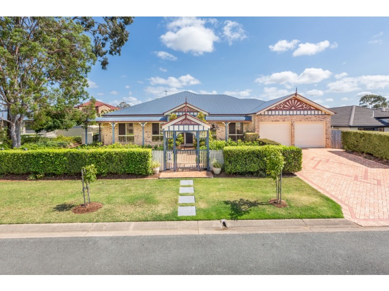 11 Burnside Place, Forest Lake QLD 4078