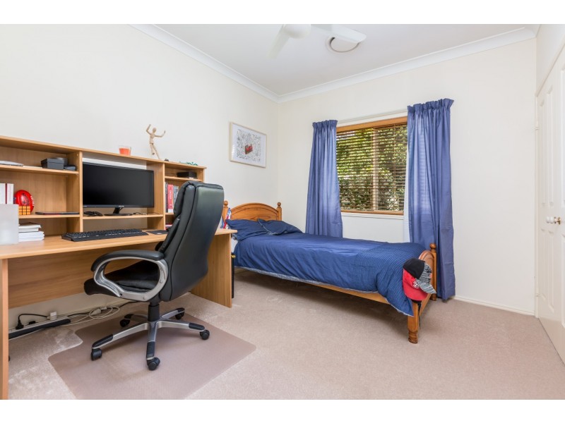 11 Burnside Place, Forest Lake QLD 4078