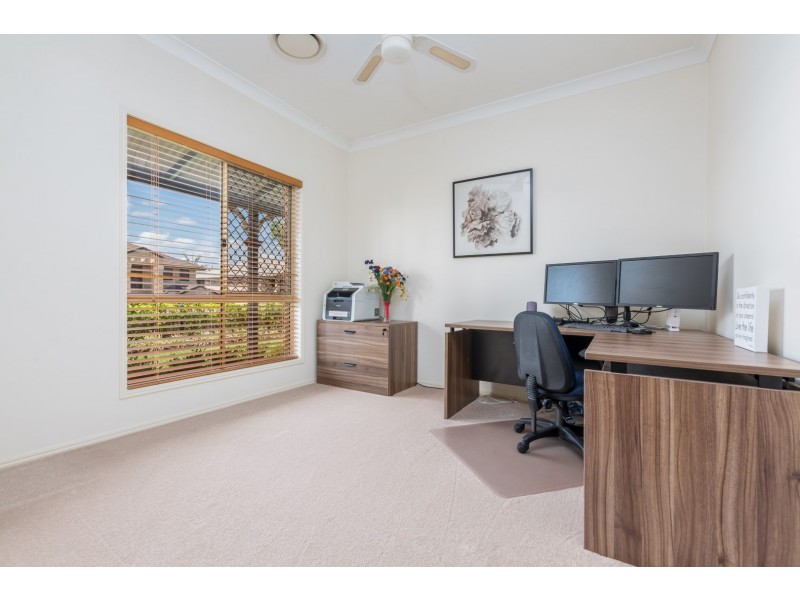 11 Burnside Place, Forest Lake QLD 4078