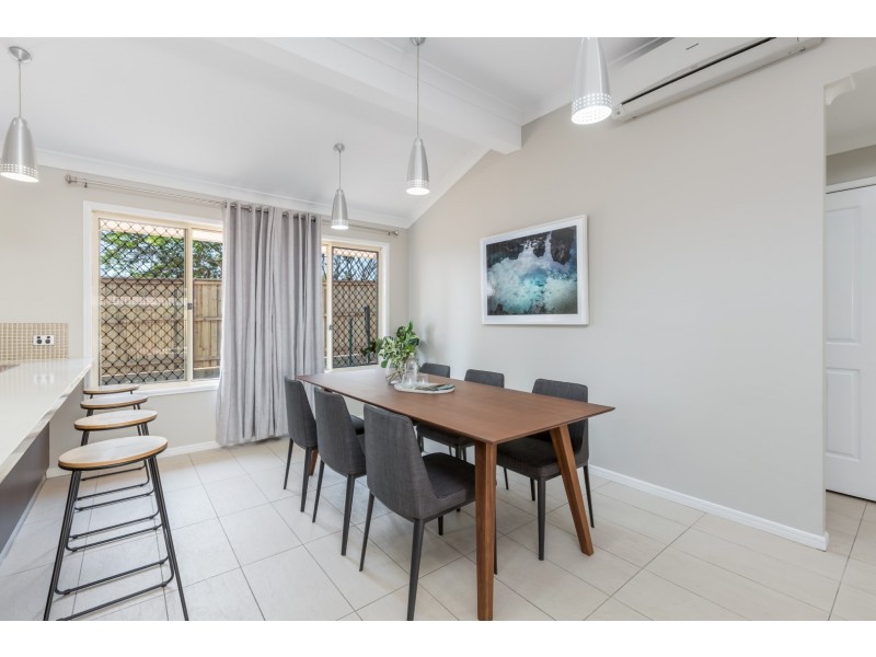 2 Minker Place, Forest Lake QLD 4078