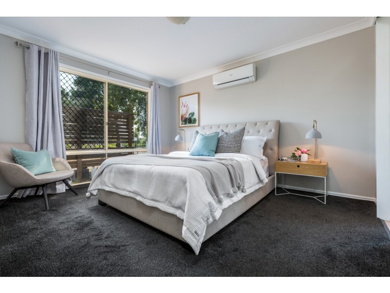 2 Minker Place, Forest Lake QLD 4078