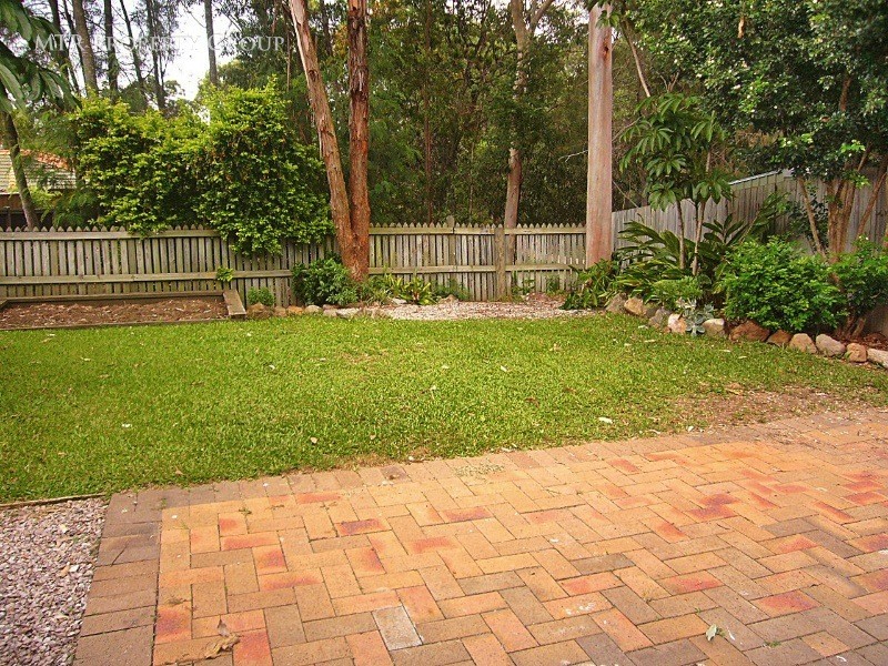 8 Grasstree Place, Forest Lake QLD 4078
