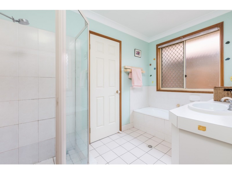 40 Baxter Crescent, Forest Lake QLD 4078