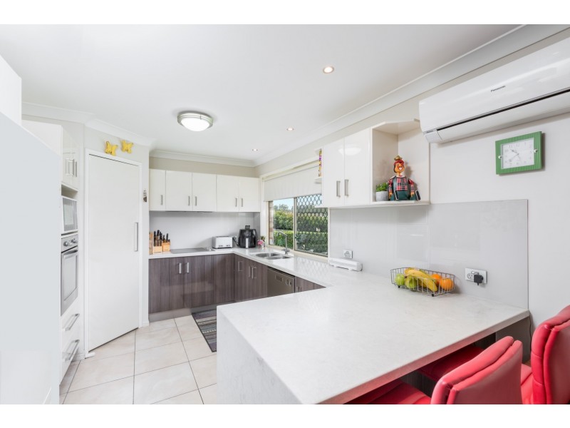 11 Sarabah Place, Forest Lake QLD 4078