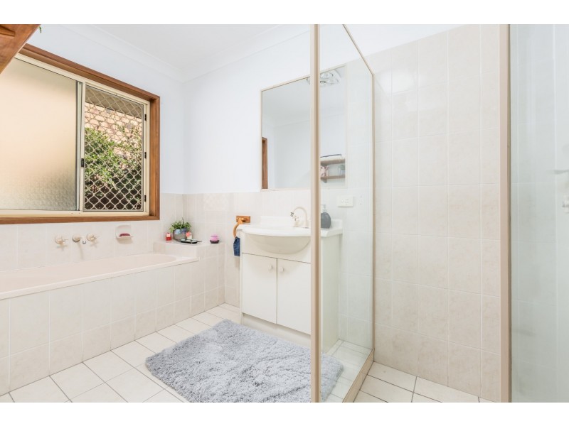 10 Ponderosa Place, Forest Lake QLD 4078