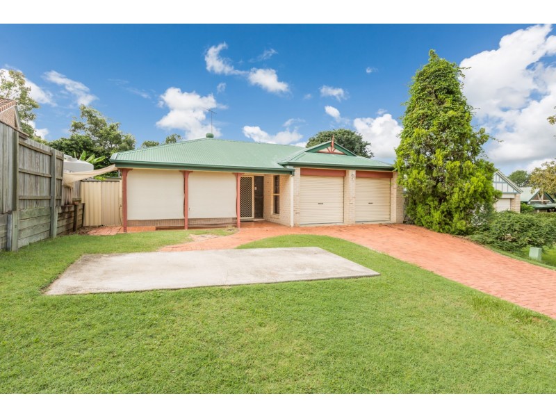 13 Robusta Place, Forest Lake QLD 4078