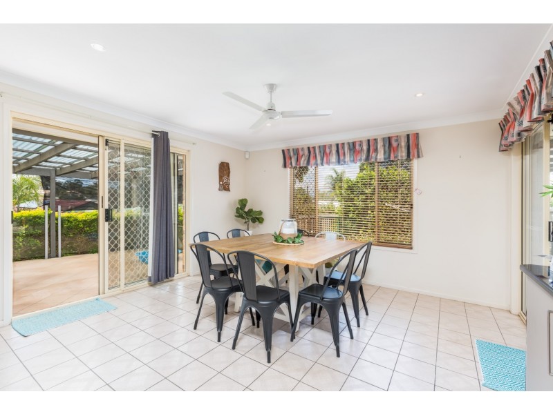 18 Baccata Place, Forest Lake QLD 4078