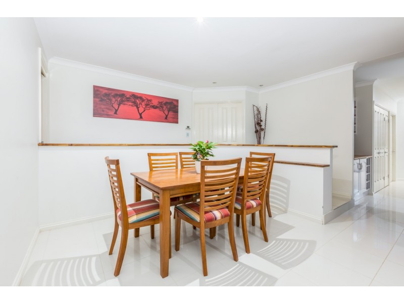 6 Somerset Close, Forest Lake QLD 4078