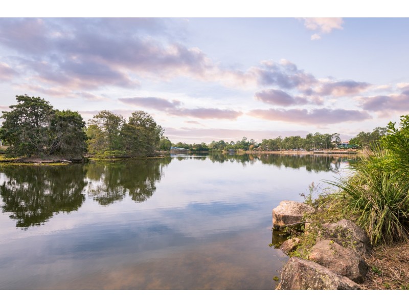 6 Somerset Close, Forest Lake QLD 4078