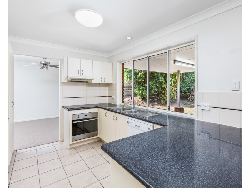 6 Glasshouse Crescent, Forest Lake QLD 4078