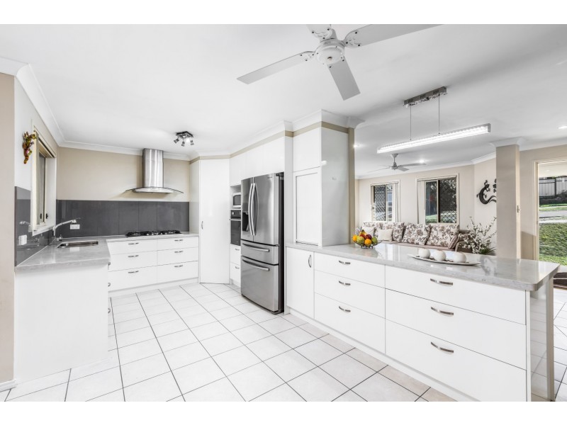 61 Moran Crescent, Forest Lake QLD 4078