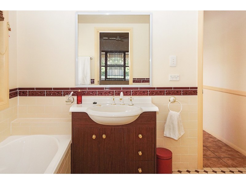 18 Mingela Place, Forest Lake QLD 4078