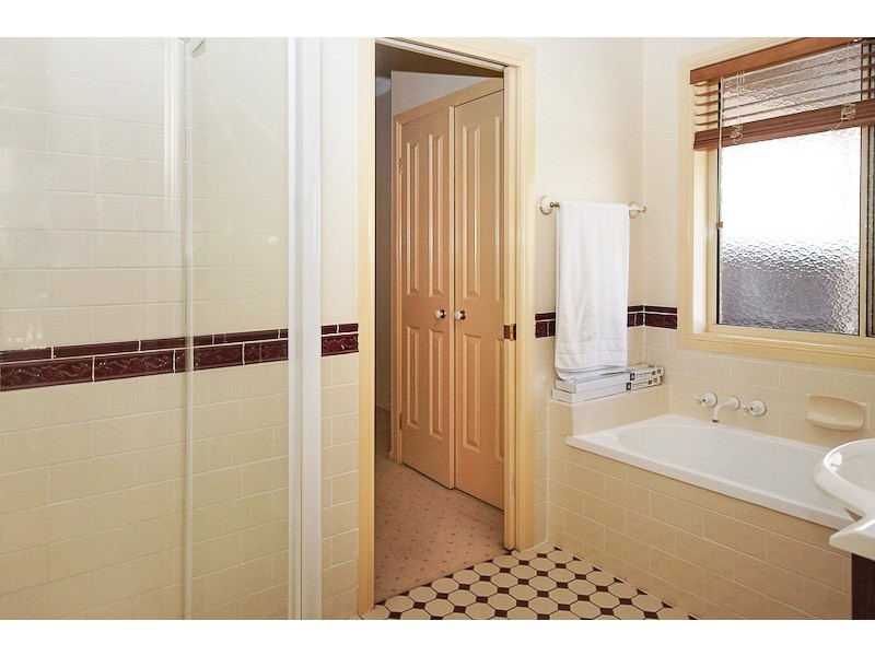 18 Mingela Place, Forest Lake QLD 4078