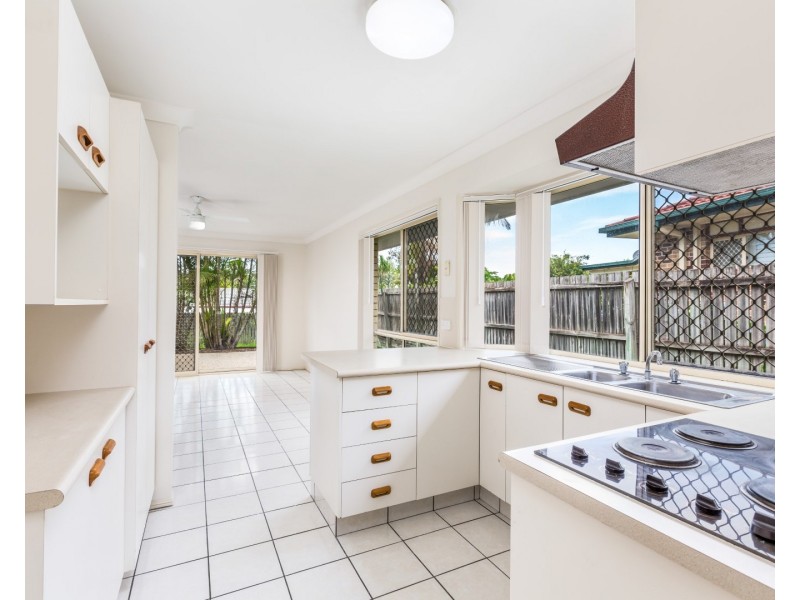 33 Collina Crescent, Forest Lake QLD 4078