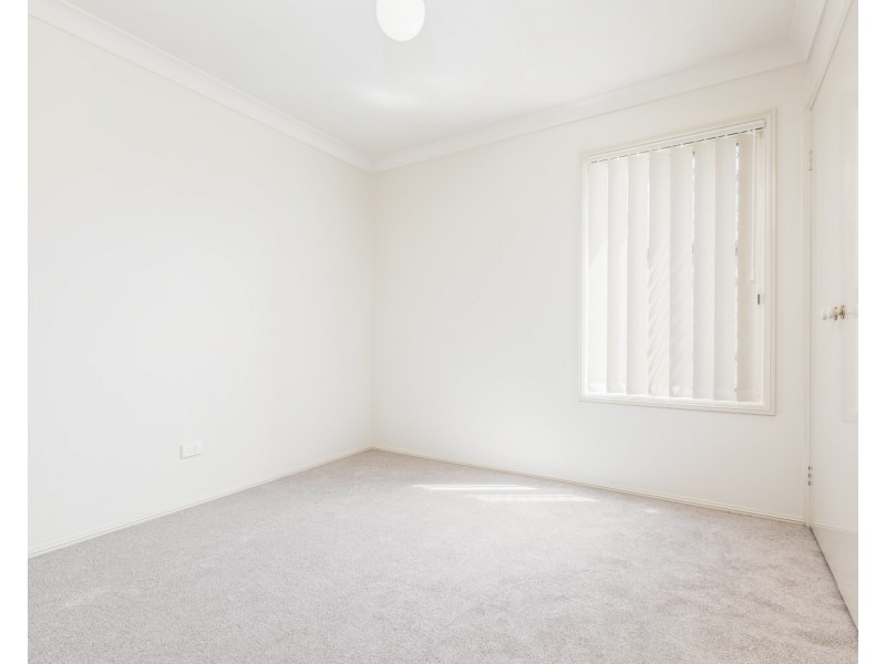 33 Collina Crescent, Forest Lake QLD 4078