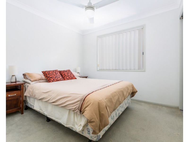 8 Chelsea Place, Forest Lake QLD 4078