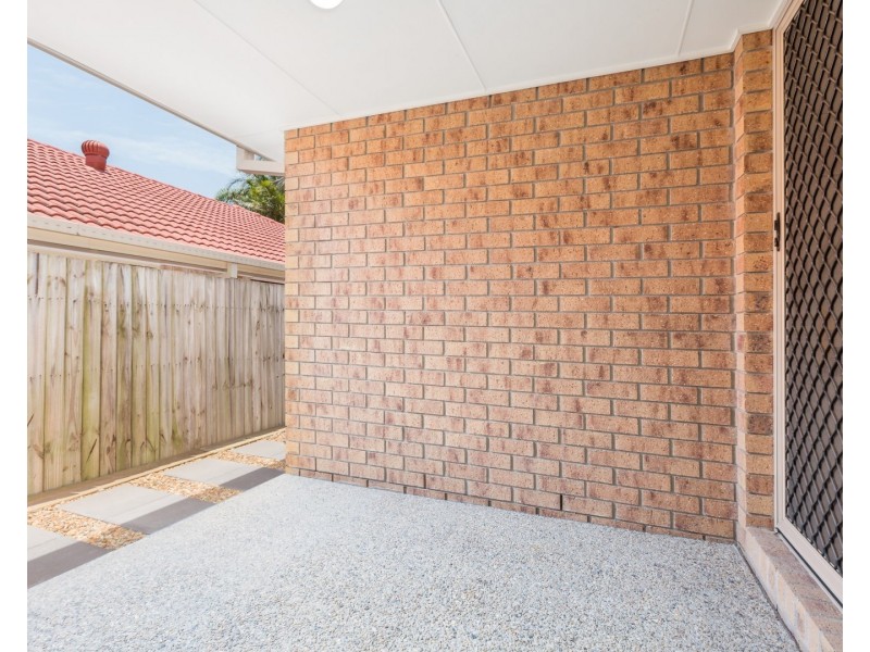 8 Chelsea Place, Forest Lake QLD 4078