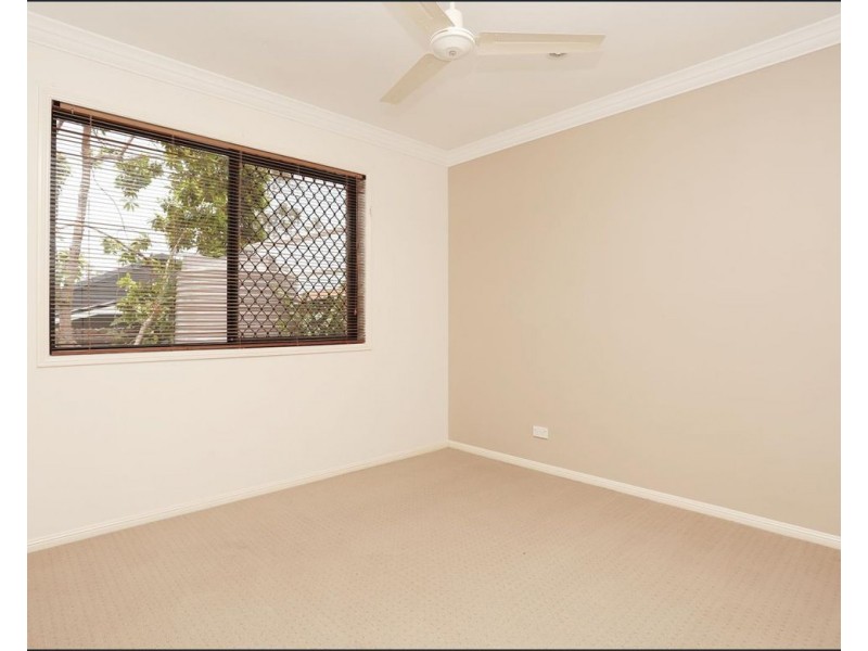 8 Queens Court, Forest Lake QLD 4078