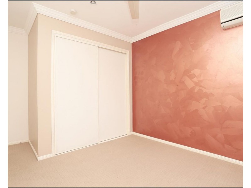 8 Queens Court, Forest Lake QLD 4078