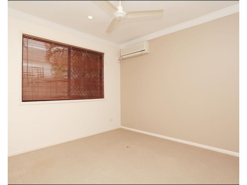 8 Queens Court, Forest Lake QLD 4078