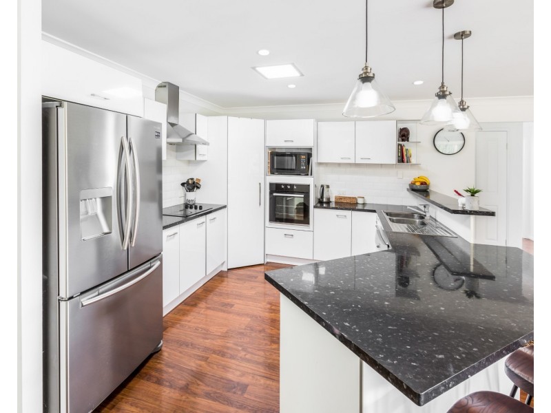 6 Paterson Place, Forest Lake QLD 4078