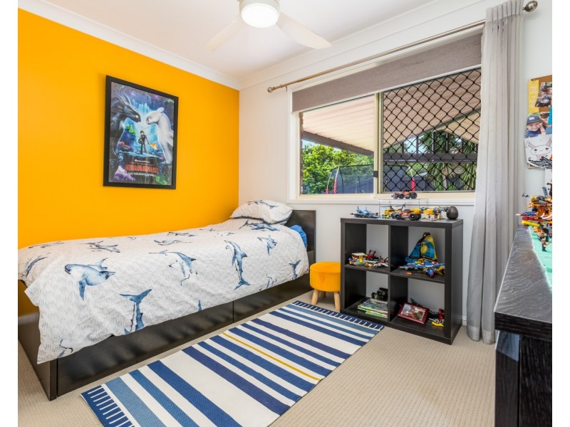 6 Paterson Place, Forest Lake QLD 4078