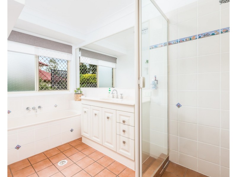 6 Paterson Place, Forest Lake QLD 4078