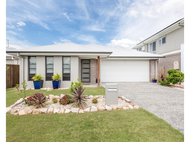 8 Miner Crescent, Pallara QLD 4110