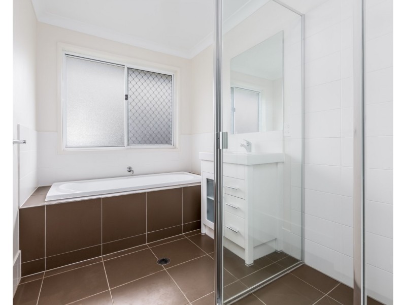 35 Drewett Avenue, Redbank Plains QLD 4301